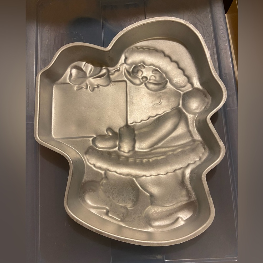 Santa Character Cake pan